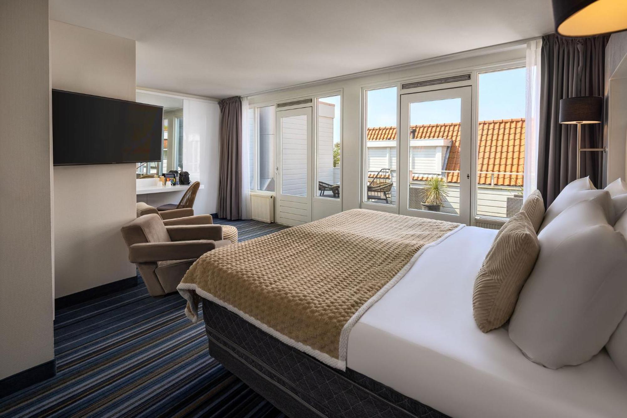 Westcord Hotel De Wadden フリーラント エクステリア 写真